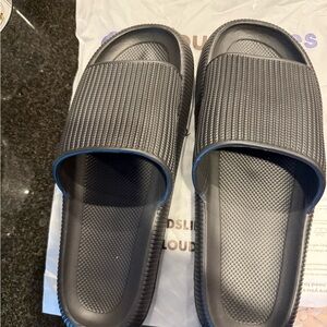 Black cloud Slide Sandals